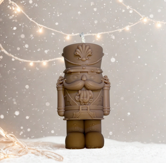 Petit Casse Noisette